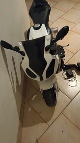 Prodám dětskou elektro motorku BMW S 1000 RR 12V - 4