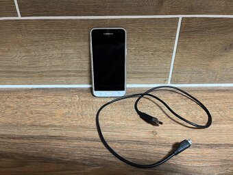 Samsung galaxy J3 (2016) - 4