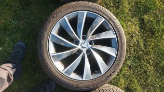 Škoda superb R18 Pegasus 235/45R18 Letni - 4