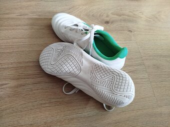 Dětská sálová obuv Adidas vel. 35 - 4