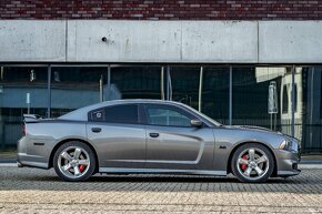 Dodge Charger 6,4 V8 HEMI SRT8 - 4