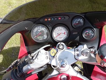 Triumph sprint 955i ST - 4