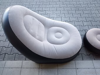 Nafukovací křeslo Intex s taburetem - 4