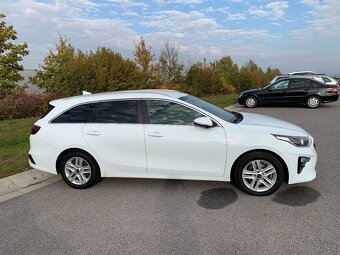 Kia Ceed SW CD 1,6 CRDi 2019 Exclusive Automat 1.majitel - 4