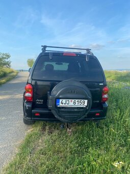 Jeep Cherokee (rok 2003) - 4