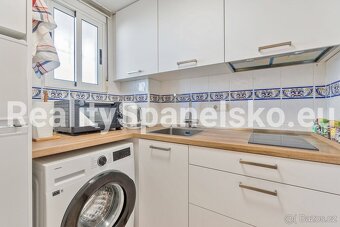 Prodej útulného apartmánu 3kk s výhledem na bazén-Torrevieja - 4