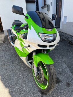 Kawasaki ZX 600 F Ninja - 4