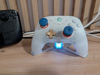 Steam Deck OLED 512 GB + dokovací stanice + GameSir Cyclone - 4