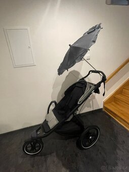 Kočárek Thule Glude šedý melír s korbou - 4