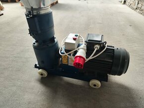 Peletovací lis, granulovač typ PL150 4 kW, zesílené válce - 4