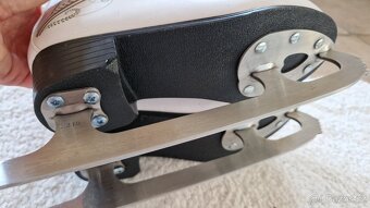 Dívčí lední brusle 34, Sulov - 4