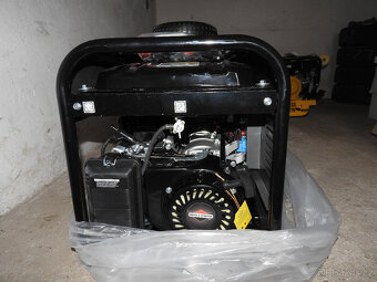 GENERÁTOR 230 V 400V - 4