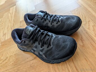 PRODÁM BOTY ASICS GEL NIMBUS 43.5 - 4