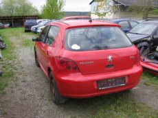 Prodám díly na Peugeot 307 2.0 R,V,2002 - 4