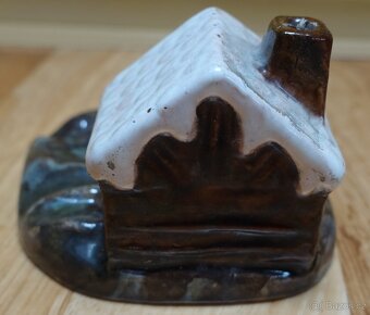 Starý krásný porcelánový popelník - Kouřící domeček - 4