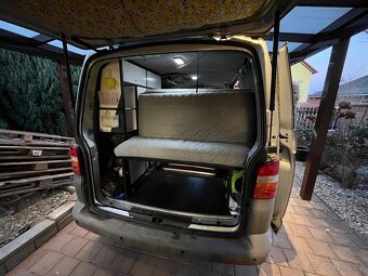 Obytná vestavba VW T5 - 4