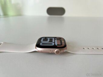 Prodám párkrát použité Apple Watch Series 10 42mm rose gold - 4