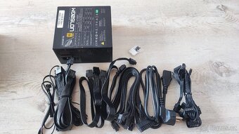 Zdroj GIGABYTE UD750GM - 750W Gold (GP-UD750GM) černý - 4