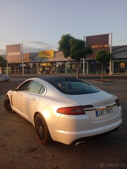 Jaguár xf 3.0 diesel 177 kW . - 4