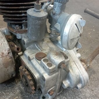ČZ motor - 4