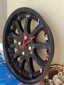 Hodiny z černého alu kola - Autonábytek Kovář - 4