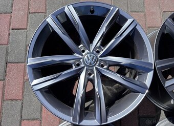 Alu kola Originál Vw Passat B8 model Dartford R18 - 4