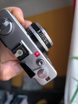 Analogový kompak na film Minolta Hi-matic F - 4