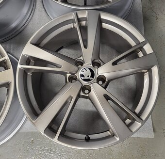 Originál 19" Audi A3 S3 RS3 5x112 VW Škoda - 4