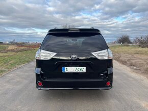 Toyota Sienna SE motor 3.5 V6, 8 místná s odpisem DPH - 4