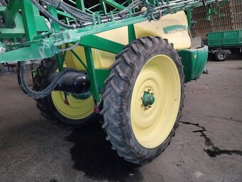 Postřikovač John Deere - 4