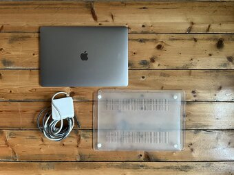 MacBook 15” 2018 - 4
