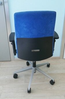 Kvalitní kancelářská židle, zn. Mayer - 4