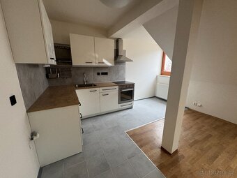 Prostor k bydlení (4B) v centru Jablonce nad Nisou - 4