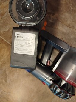 Vysavač Dyson - 4