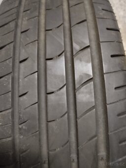 Nexen 225/65R17 DOT4818 - 4