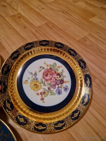 Zdobený porcelánový talíř - 4