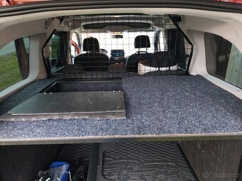 Vestavěný box / klec pro psa - Rifter / Berlingo / ProAce - 4