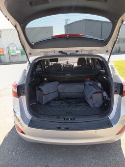 Hyundai i30 combi 1,6 99kW - 4