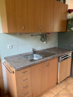 Kuchyň. Celkem 730 cm. - 4