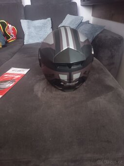 Přilba na motorku - 4