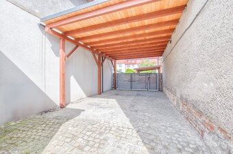 Prodej rodinného domu s potenciálem přes 270 m2 plochy - 4