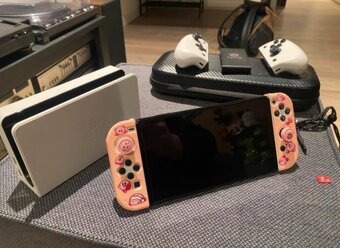 Nintendo Switch OLED - 4