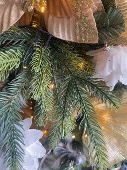 Umělý vánočním stromecek - 4