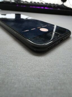 Iphone 7, 32GB + průhledný kryt - 4