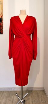 Třpytivé společenské šaty - 4