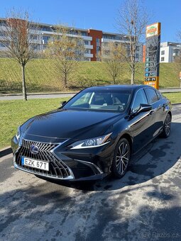Lexus ES300h rok 2022 - 4