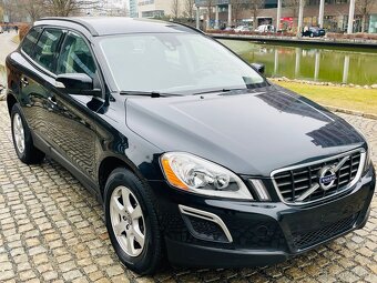 Volvo XC60 2.4D 5VÁLEC 4x4 120KW AUTOMAT NAVIGACE SENZORY - 4