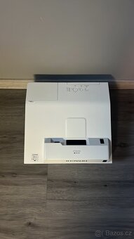 Projektor Hitachi - 4