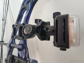 Prodam zavodni kladkovy luk hoyd XT 1000 pro series - 4