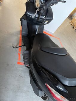 Suzuki Burgman 125 - 4